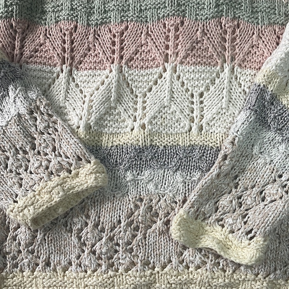 🔥🔥5/$25 Casual Corner Woman’s Knitted by Hand Sweater Cottagecore - Picture 2 of 5